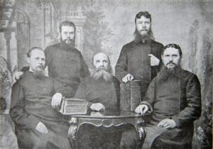 Группа начетчиков. Второй справа Ф. Мельников. Фото 1914 г.